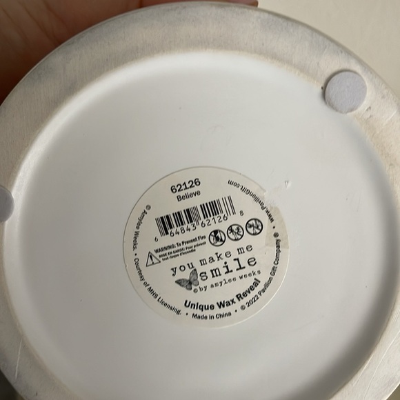 Always Believe Something Amazing is Going to Happen Candle - Picture 3 of 3